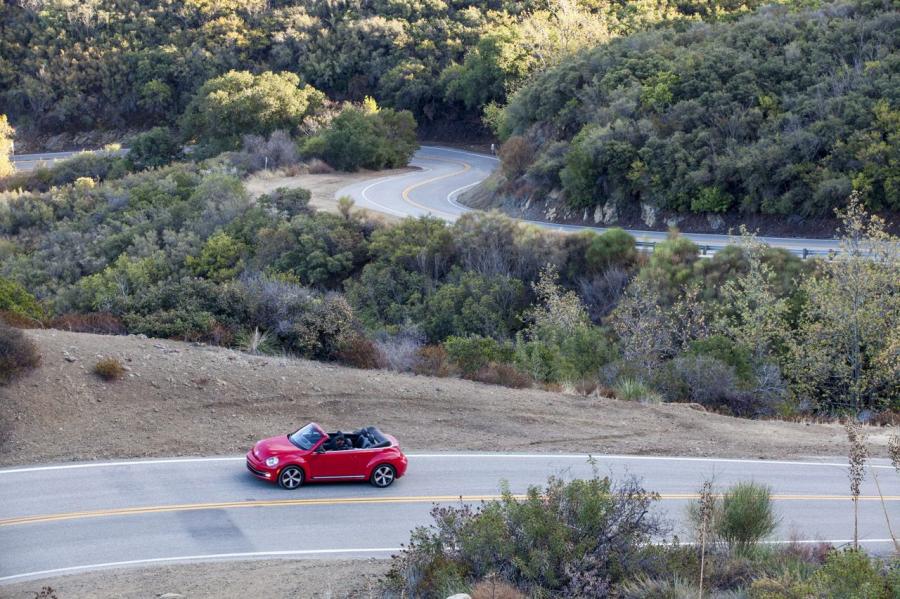  Volkswagen Beetle Cabriolet 2012 года  (фото 47 из 107)